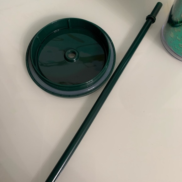 Starbucks new limited edition holiday cup - Picture 5 of 10